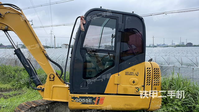 驾驶室整体（整机外观）