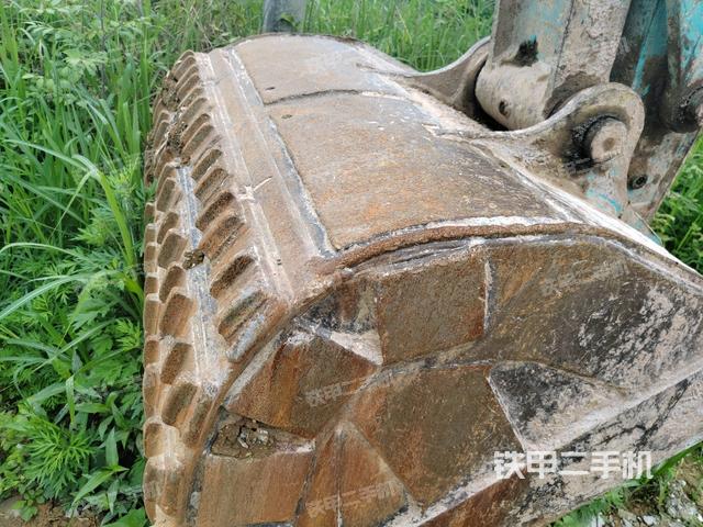 铲斗右后整体（工作和回转装置）