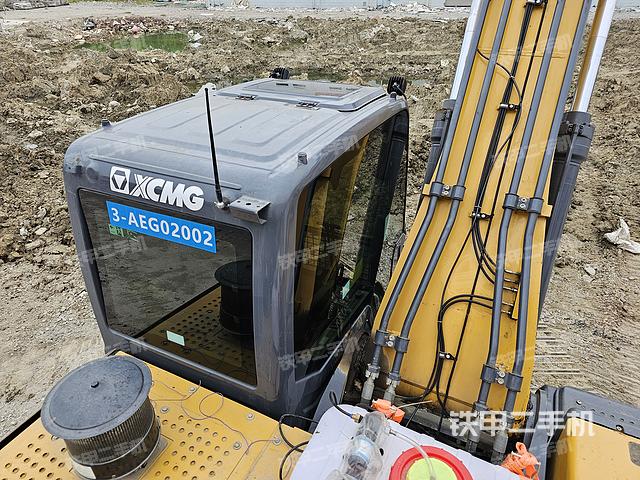 驾驶室顶部（整机外观）