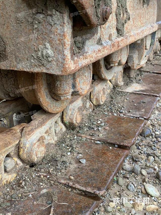 单侧履带整体（整机外观）