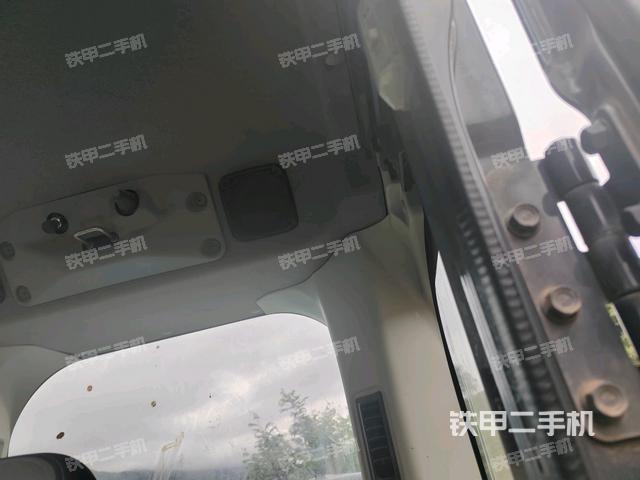 右侧玻璃角标（驾驶室部分）