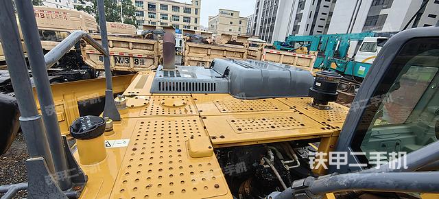 驾驶室顶部（整机外观）