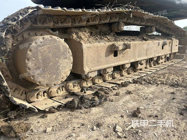 单侧履带整体（整机外观）