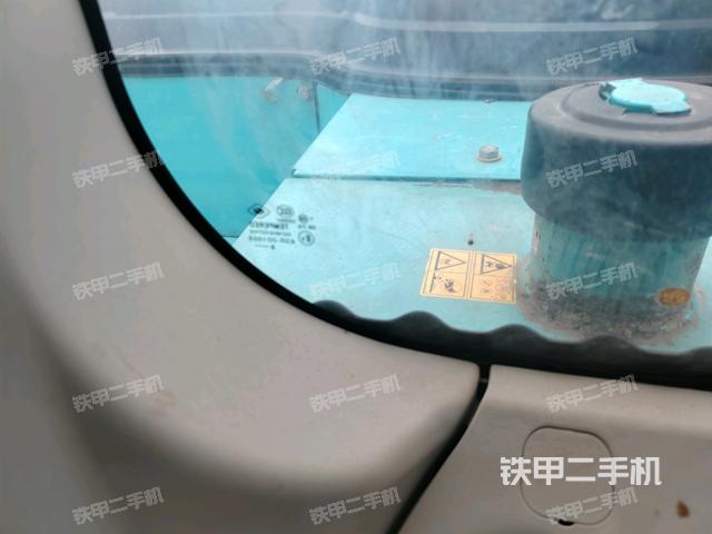 后窗玻璃角标（驾驶室部分）