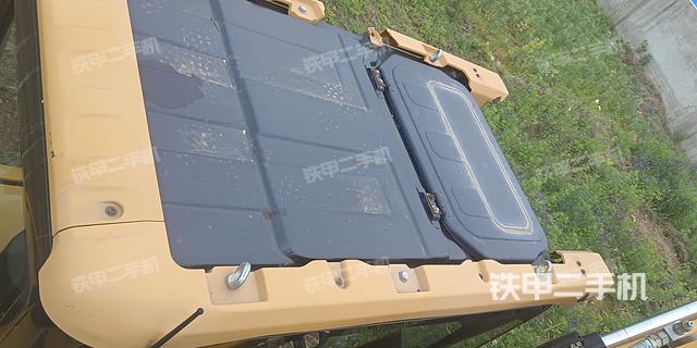 驾驶室顶部（整机外观）