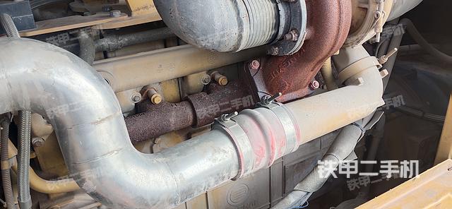 发动机左侧（整机外观及大件）