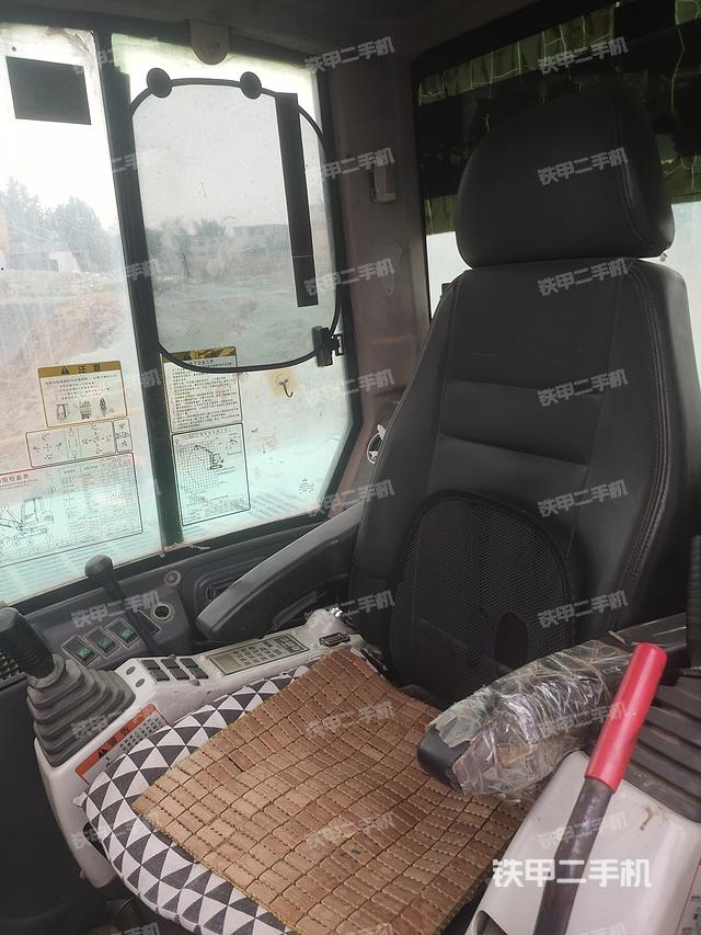 驾驶室整体（整机外观）