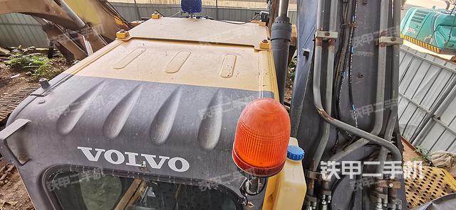 驾驶室顶部（整机外观）