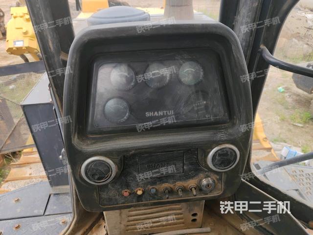 儀表盤全景（推土機駕駛室）