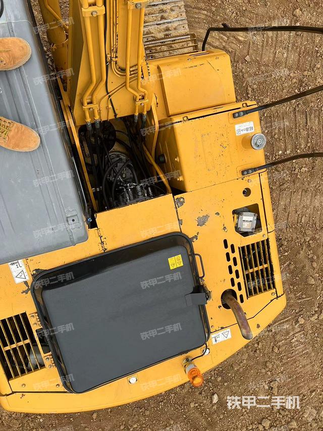 驾驶室顶部（整机外观）