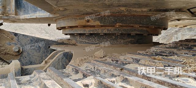 回转马达和主控阀（整机外观）