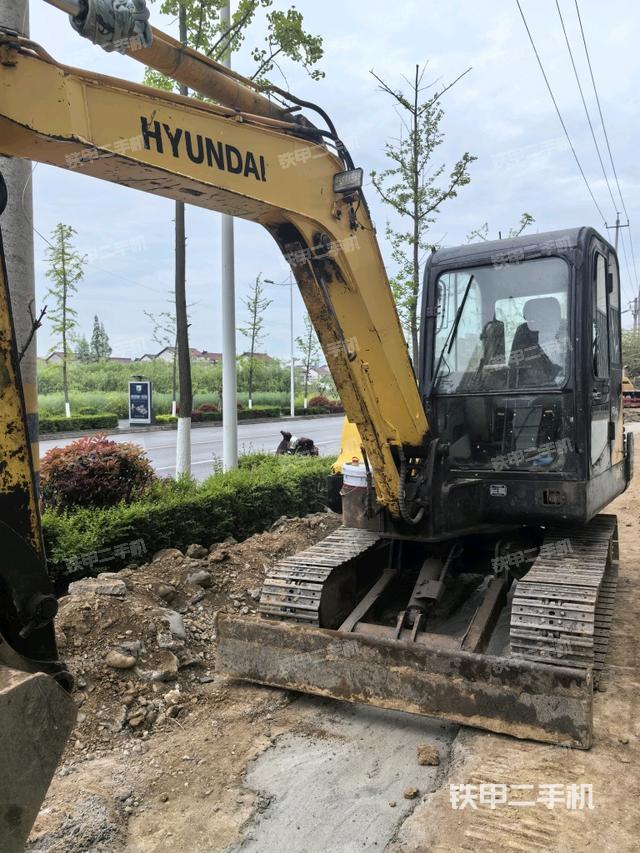 現(xiàn)代R60-7挖掘機(jī)