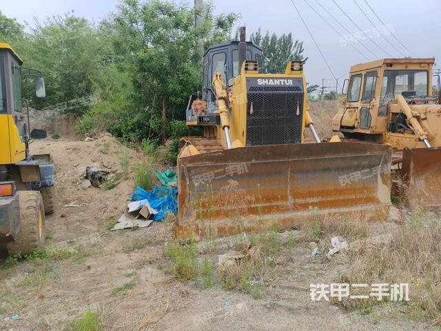 右前45°（推土機整車外觀）