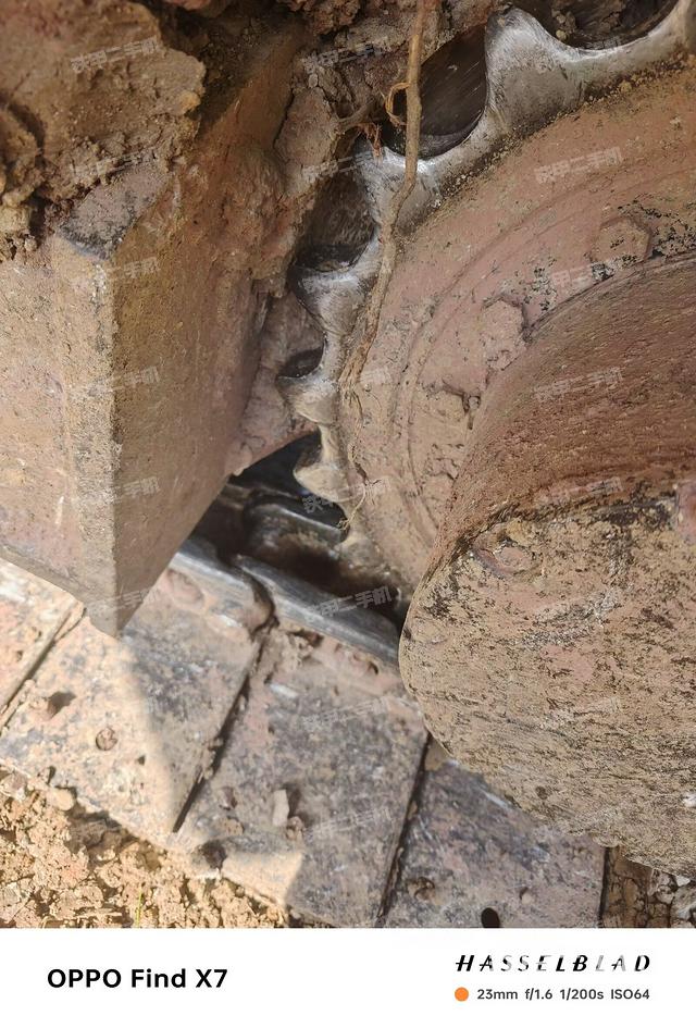 单侧履带整体（整机外观）