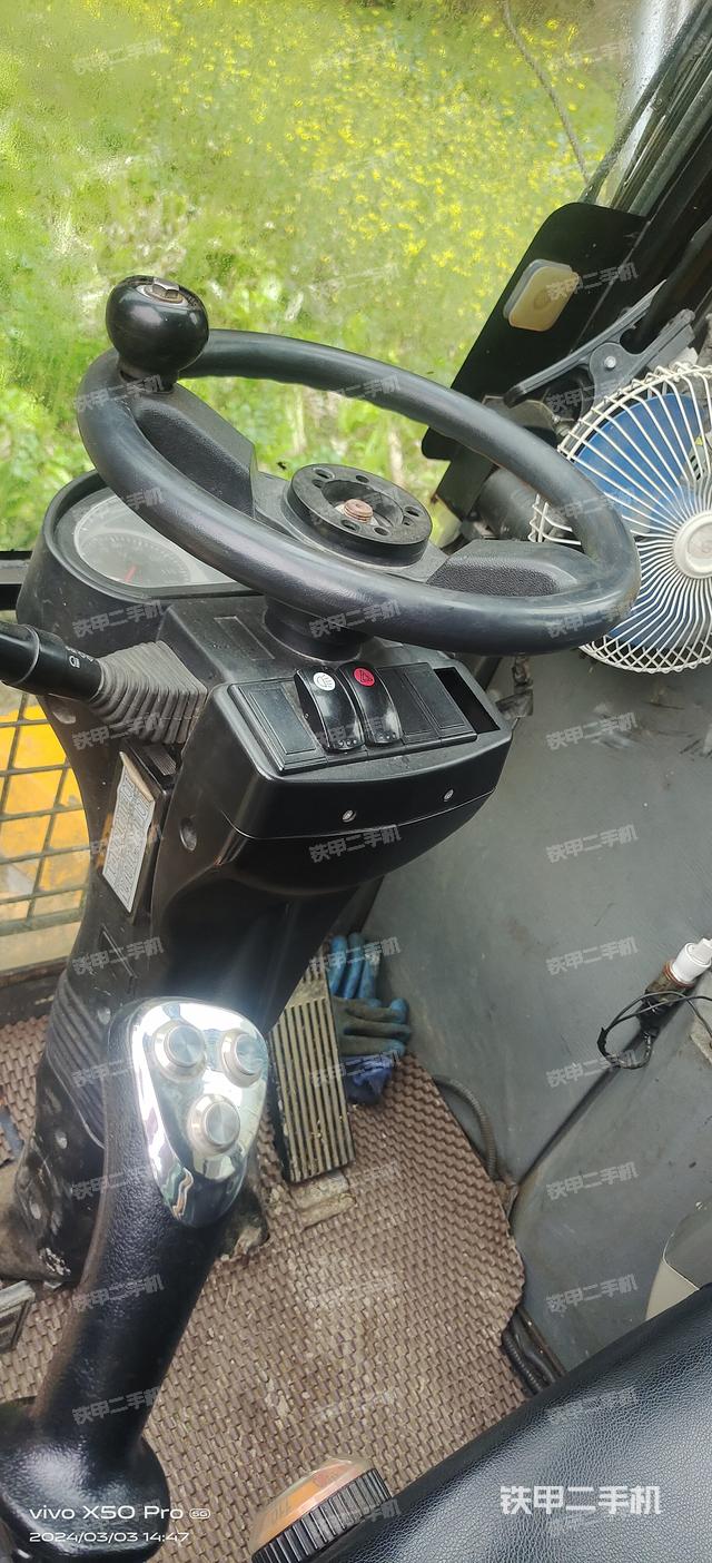 驾驶室整体（整机外观）