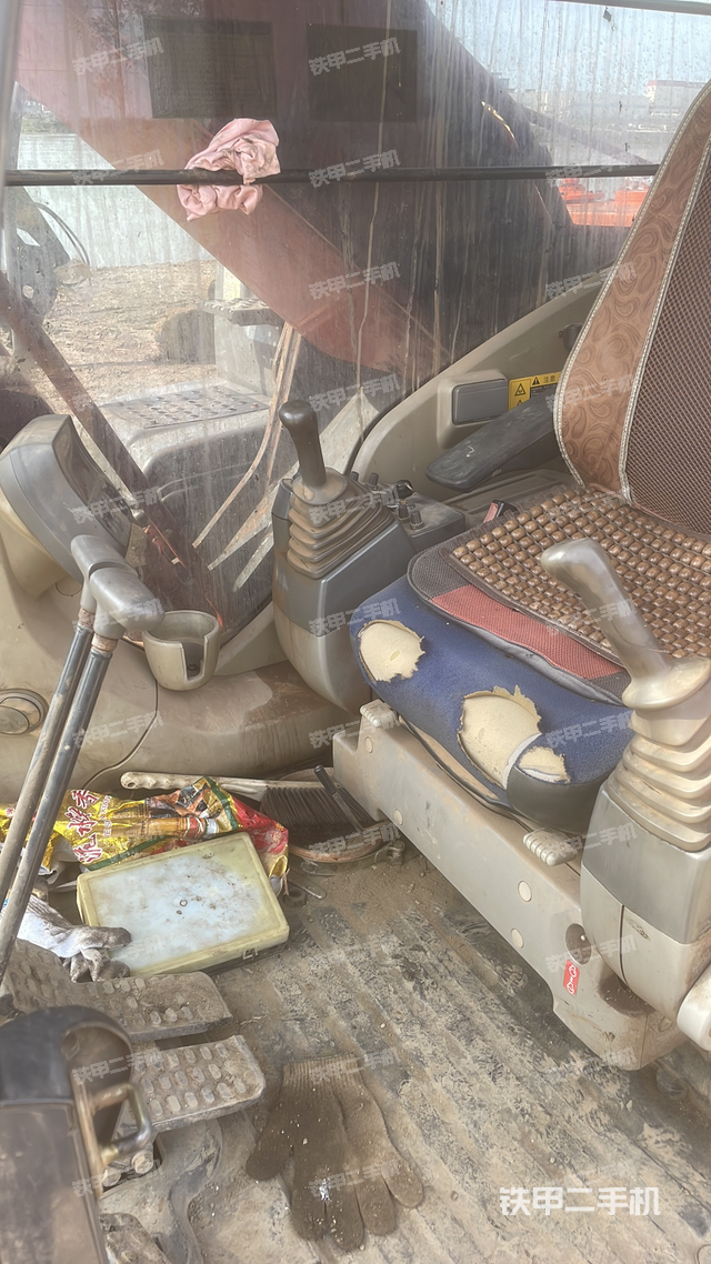 驾驶室整体（整机外观）