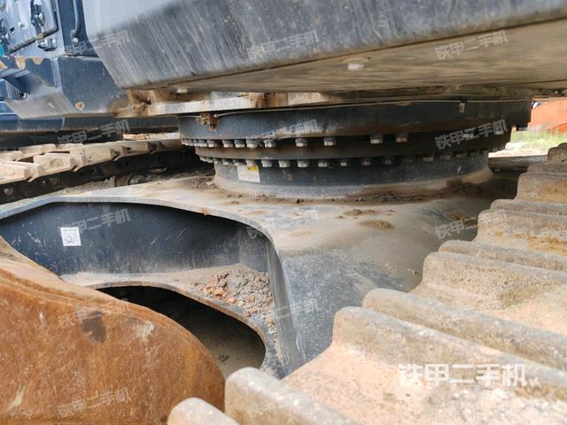 轉(zhuǎn)盤和下車架正前（工作和回轉(zhuǎn)裝置）