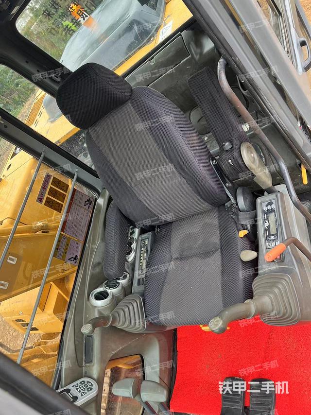 驾驶室整体（整机外观）