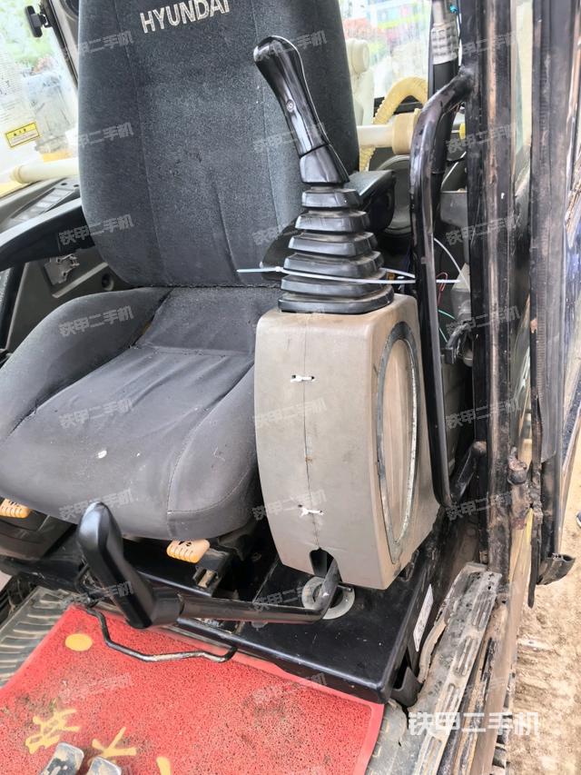 座椅左側(cè)控制臺(tái)/音響/含左手柄（駕駛室部分）