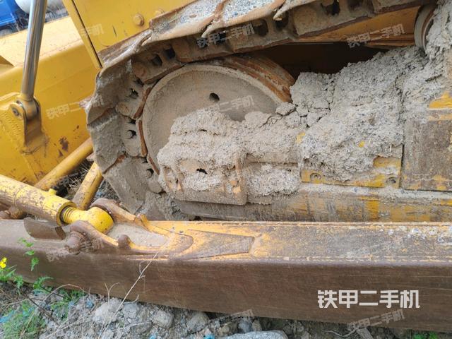 右引導(dǎo)輪（推土機底盤及工作裝置）