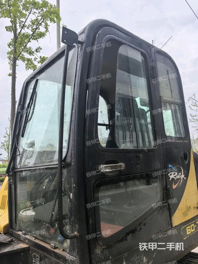 ?駕駛室正側(cè)（駕駛室部分）