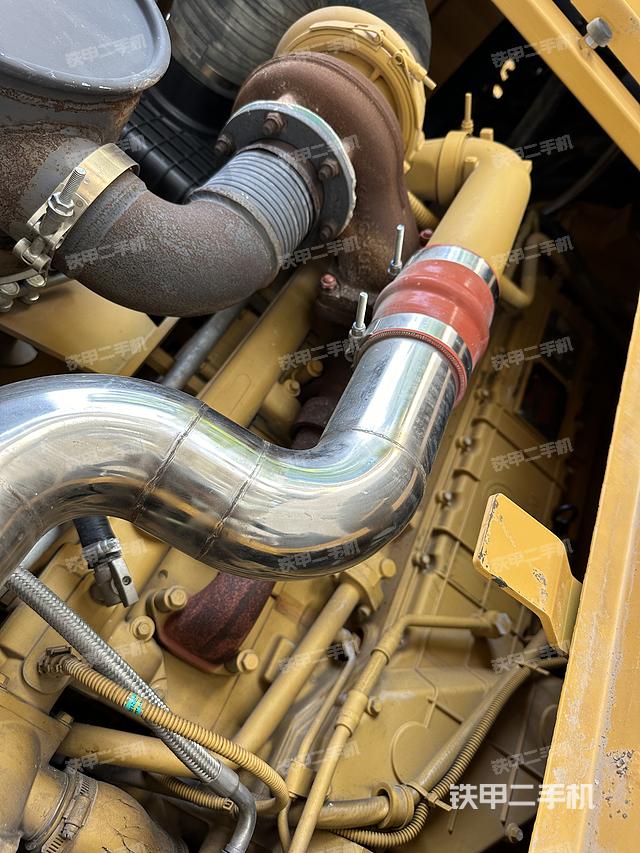 发动机右侧（整机外观及大件）