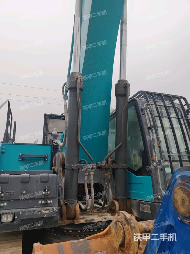 大臂油缸整體?豎拍（工作和回轉(zhuǎn)裝置）