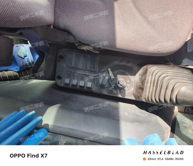 驾驶室整体（整机外观）