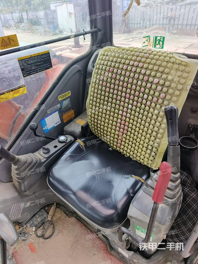 驾驶室整体（整机外观）