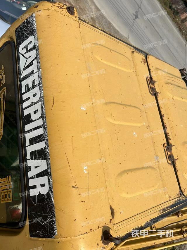 驾驶室顶部（整机外观）