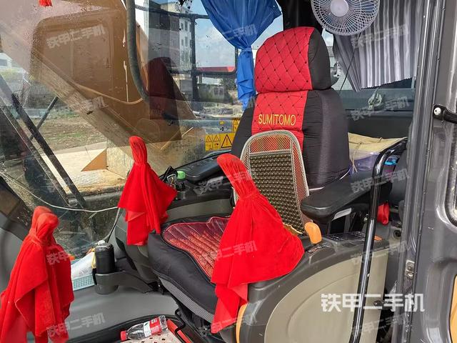 驾驶室整体（整机外观）