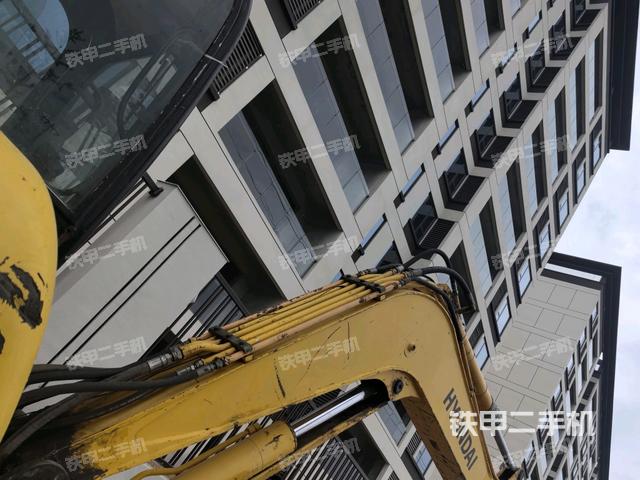 轉(zhuǎn)盤(pán)和下車(chē)架正前（工作和回轉(zhuǎn)裝置）