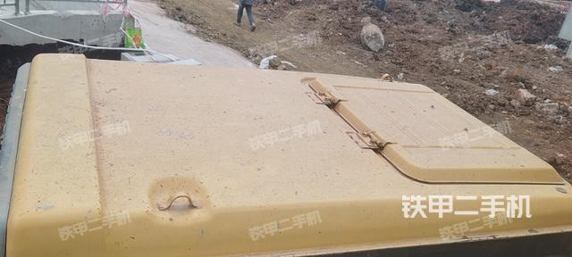 驾驶室顶部（整机外观）