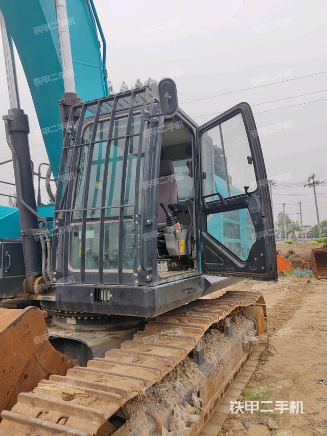 駕駛室左前45度（駕駛室部分）