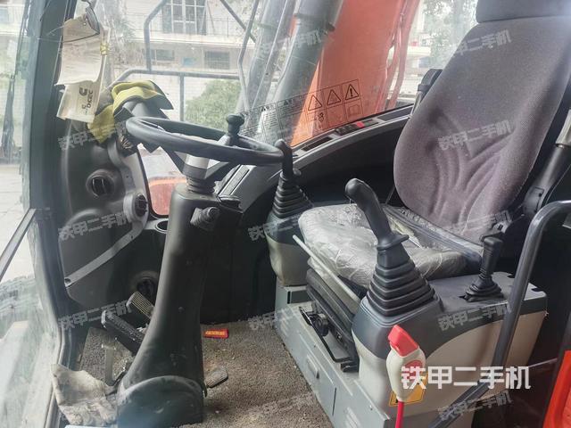 驾驶室整体（整机外观）