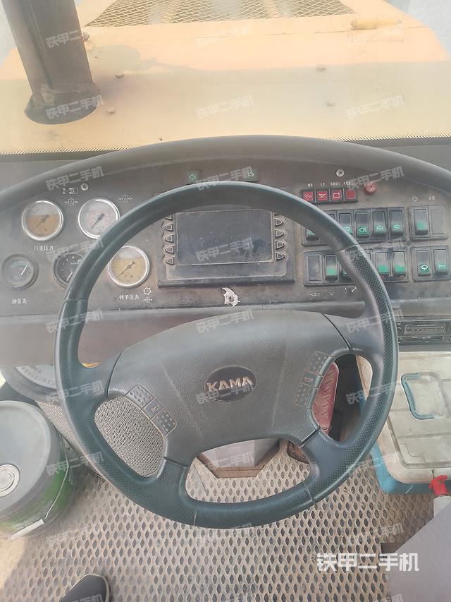 駕駛室操作臺(設備外觀及核心部件) 駕駛室操作臺(設備外觀及核心部件)