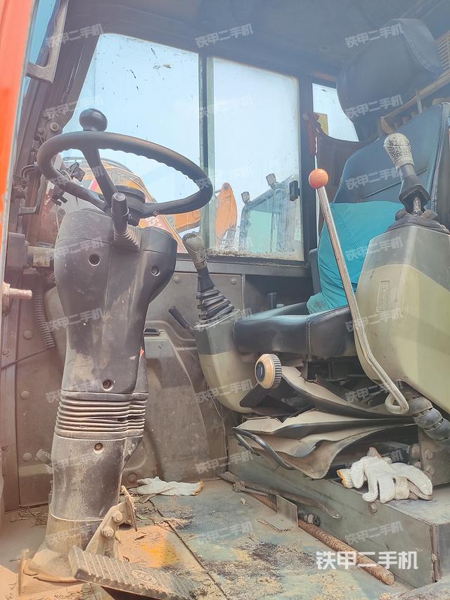 驾驶室整体（整机外观）