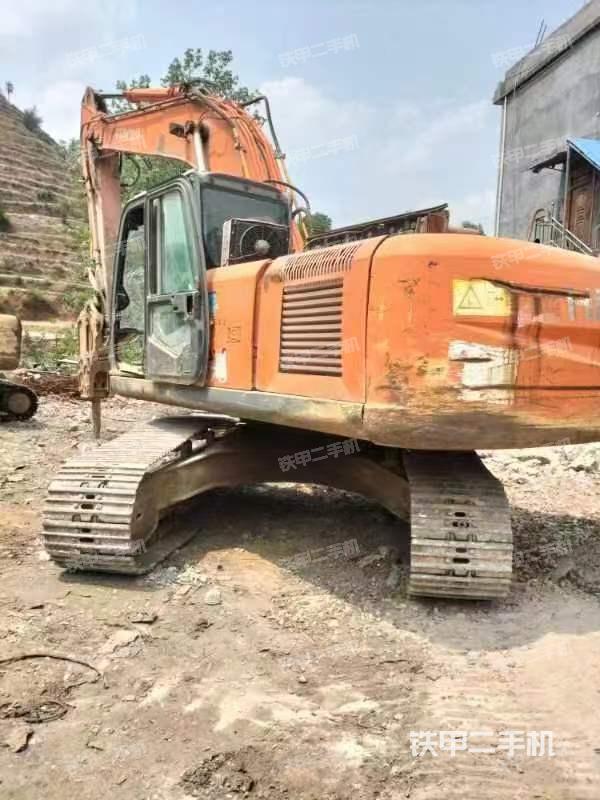 驾驶室顶部（整机外观）