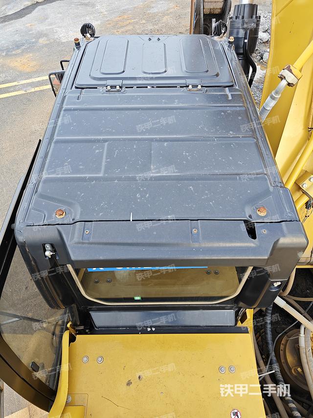 驾驶室顶部（整机外观）