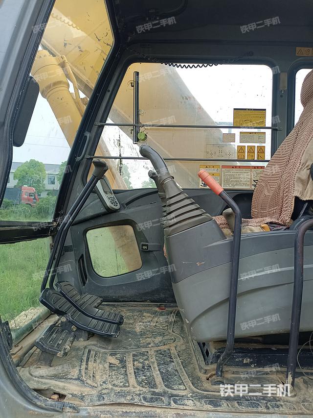 驾驶室整体（整机外观）