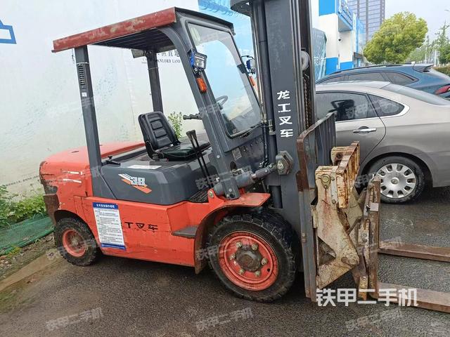 整机右侧（设备外观及核心部件）