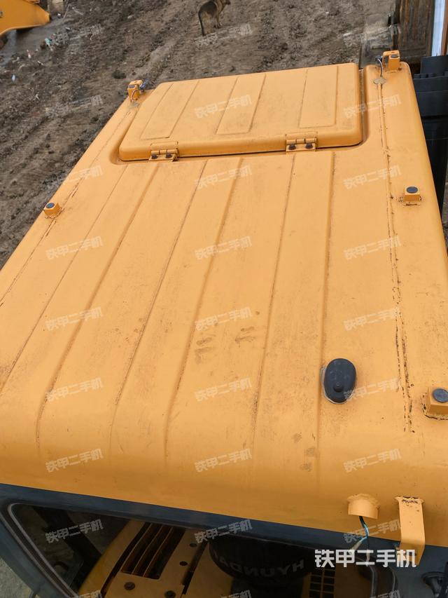 驾驶室顶部（整机外观）