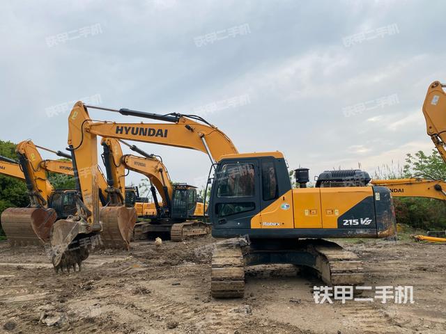 现代R215LVS挖掘机