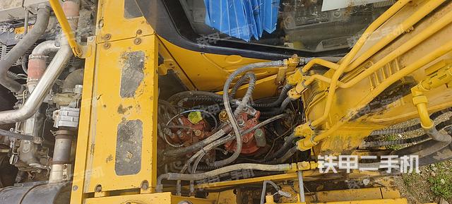 驾驶室顶部（整机外观）