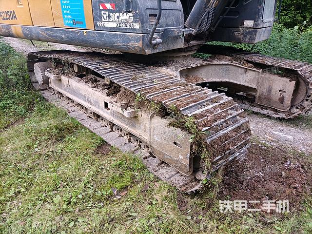 单侧履带整体（整机外观）