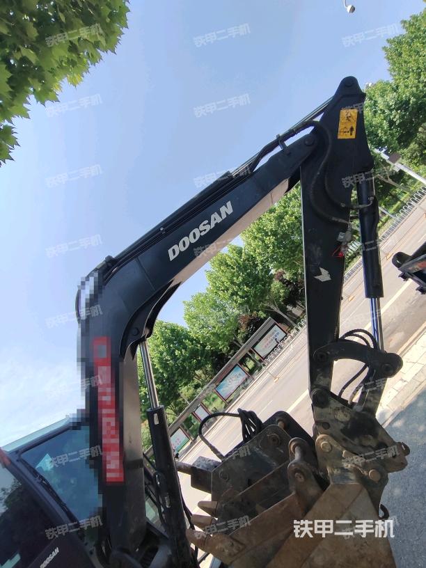 小臂整体右前（工作和回转装置）