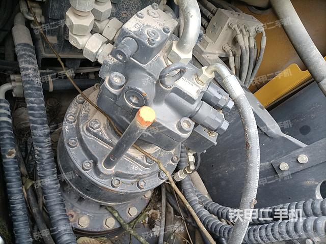 回转马达和主控阀（整机外观）