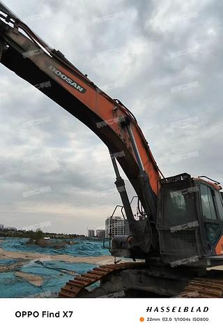 广州斗山DX520LC-9C挖掘机实拍图片