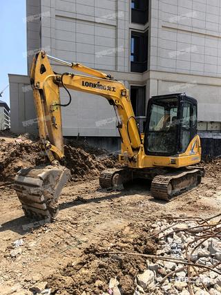 东莞龙工LG6060D挖掘机实拍图片