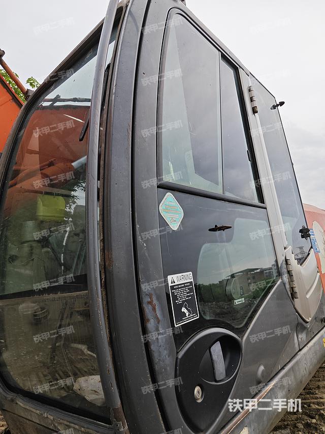 驾驶室整体（整机外观）